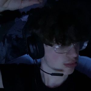 Meet your Posher, Ethan